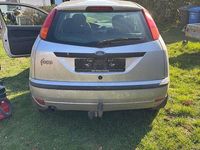 Second-hand Ford Focus 75 CP (55 kW) 2004 Argintiu Berlinǎ