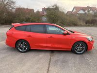 Gebraucht Ford Focus ST-Line 125 PS (91 kW) 2021 Rot Kombi