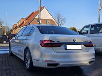 Gebraucht BMW 750L Exclusive 449 PS (330 kW) 2016 Weiß Limousine