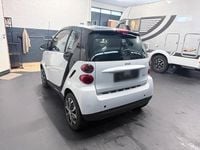 Gebraucht Smart ForTwo Coupé 61 PS (44 kW) 2010 Weiß Coupé