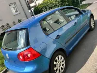 Gebraucht VW Golf V 105 PS (77 kW) 2004 Blau Kleinwagen