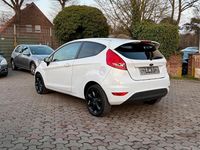 Gebraucht Ford Fiesta 82 PS (60 kW) 2009 Weiß Kleinwagen