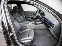 Neu BMW 550e Sport Line 489 PS (359 kW) 2026 Sophistograu brillanteffekt me Limousine