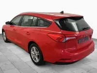 Gebraucht Ford Focus 125 PS (91 kW) 2022 Rot Limousine