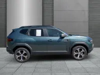 Neu Dacia Duster Extreme 154 PS (113 kW) 2025 Zedergrün SUV