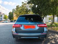 Gebraucht Mercedes E220 AMG line 194 PS (142 kW) 2018 Grau Kombi