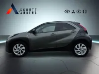 Gebraucht Toyota Aygo X Basis 72 PS (52 kW) 2022 Cardamon green metallic/ night sky black SUV