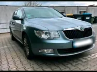 Gebraucht Skoda Superb 140 PS (102 kW) 2011 Silber Limousine