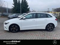 Gebraucht Mercedes B200 Progressive 163 PS (119 kW) 2024 Unilack polarweiß Van / Kleinbus