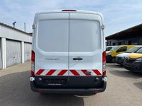 Gebraucht Ford Transit 131 PS (96 kW) 2018 Weiß Van / Kleinbus