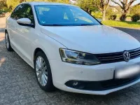 Używany VW Jetta 105 KM (77 kW) 2011 Biały Sedan/Limuzyna