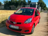 Gebraucht Toyota Aygo 68 PS (50 kW) 2010 Rot Kleinwagen