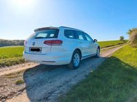 Gebraucht VW Passat 125 PS (91 kW) 2018 Weiß Kombi