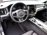 Neu Volvo V60 Plus 197 PS (144 kW) 2026 Grau Kombi