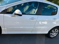 Gebraucht Peugeot 308 16 PS (11 kW) 2012 Weiß Limousine