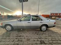 Gebraucht Mercedes 300 109 PS (80 kW) 1992 Silber Limousine