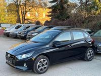 Gebraucht Hyundai i20 Select 84 PS (61 kW) 2022 Schwarz Limousine