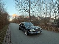 Gebraucht Mercedes E230 140 PS (102 kW) 1992 Schwarz Limousine