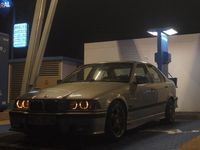 Gebraucht BMW 323 180 PS (132 kW) 1996 Silber Limousine