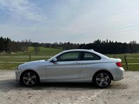 Gebraucht BMW 220 Sport Line 190 PS (139 kW) 2016 Silber Coupé