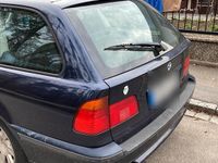 Gebraucht BMW 520 150 PS (110 kW) 1999 Blau Kombi