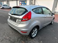Gebraucht Ford Fiesta Titanium 97 PS (71 kW) 2011 Silber Kleinwagen