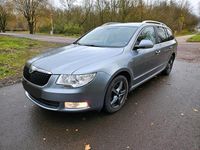 Gebraucht Skoda Superb 160 PS (117 kW) 2012 Grau Kombi