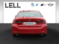 Gebraucht BMW 330e 184 PS (135 kW) 2024 Rot Limousine