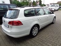 Gebraucht VW Passat Business 140 PS (102 kW) 2013 Weiß Kombi