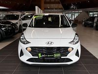 Gebraucht Hyundai i10 Select 67 PS (49 kW) 2023 Atlas white / sol Kleinwagen