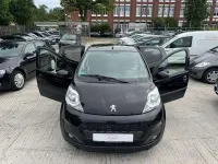 Gebraucht Peugeot 107 Envy 68 PS (50 kW) 2012 Metallicschwarze/m Kleinwagen