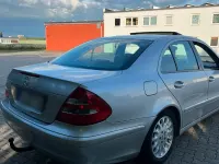 Gebraucht Mercedes E220 150 PS (110 kW) 2002 Silber Limousine