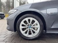 Gebraucht BMW 330e Advantage 292 PS (214 kW) 2021 Mineralgrau metallic Kombi