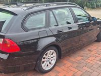 Gebraucht BMW 320 163 PS (119 kW) 2006 Schwarz Kombi