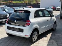 Second-hand Renault Twingo Expression 71 CP (52 kW) 2015 Alb Hatchback