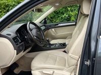 Gebraucht VW Touareg 262 PS (192 kW) 2015 Grau SUV