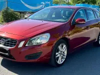 Gebraucht Volvo V60 Momentum 150 PS (110 kW) 2012 Rot Kombi
