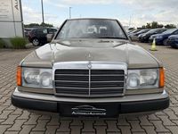 Second-hand Mercedes E230 132 CP (97 kW) 1991 Maro Berlinǎ