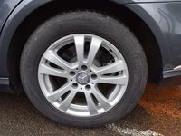 Gebraucht Mercedes E220 Elegance 163 PS (119 kW) 2013 Grau Limousine