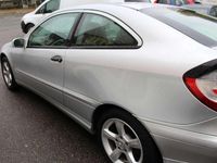 Gebraucht Mercedes C180 143 PS (105 kW) 2004 Iridiumsilber  metalliclack Coupé
