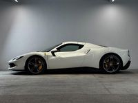 Gebraucht Ferrari 296 143 PS (105 kW) 2025 Weiß Cabrio