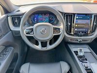 Gebraucht Volvo XC60 Plus 349 PS (256 kW) 2022 Weiß SUV