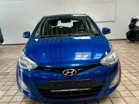 Gebraucht Hyundai i20 85 PS (62 kW) 2013 Blau Kleinwagen