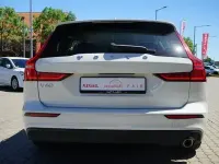 Gebraucht Volvo V60 Momentum 150 PS (110 kW) 2019 Weiß Kombi