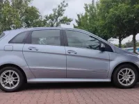 Gebraucht Mercedes B200 140 PS (102 kW) 2011 Blau Kleinwagen