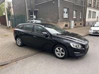 Gebraucht Volvo V60 120 PS (88 kW) 2016 Schwarz Kombi