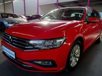 Gebraucht VW Passat 122 PS (89 kW) 2023 Rot Kombi