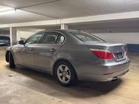 Gebraucht BMW 523 190 PS (139 kW) 2007 Grau Limousine