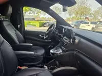 Gebraucht Mercedes V300 Avantgarde Edition 237 PS (174 kW) 2021 Grau Van / Kleinbus