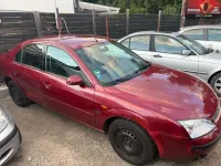 Gebraucht Ford Mondeo Ambiente 125 PS (91 kW) 2001 Rot Limousine